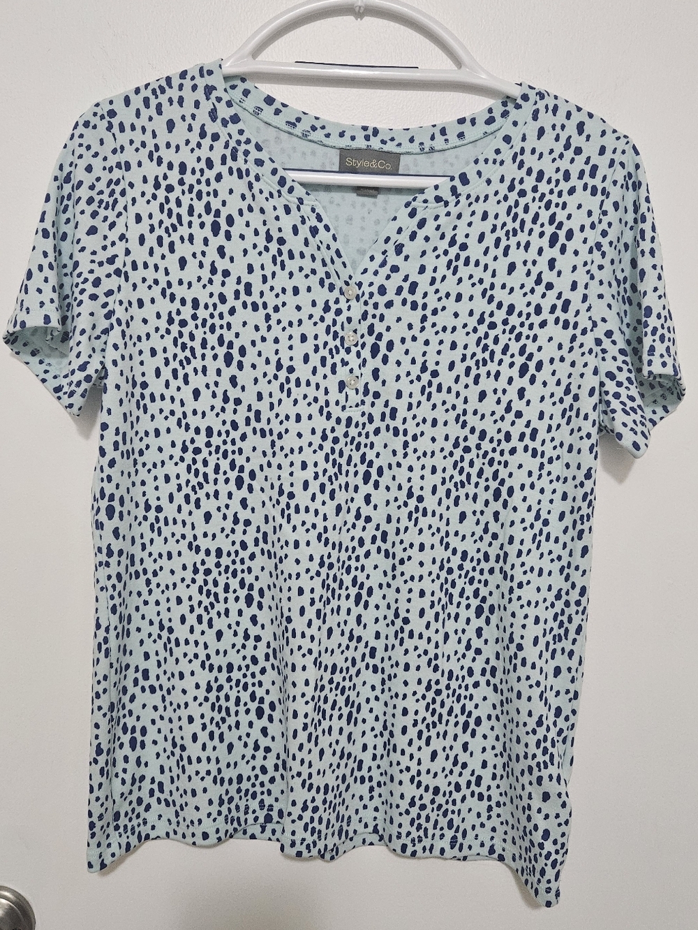 Style & Co Women's Mint Navy‎ Dot Henley Top Size Medium